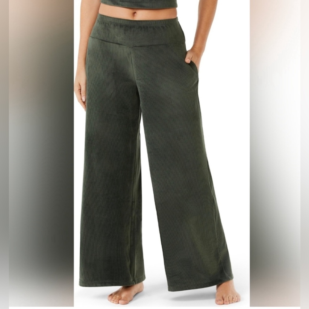 Sofia By Sofia Vergara Olive Green Sleepwear Set … - image 1